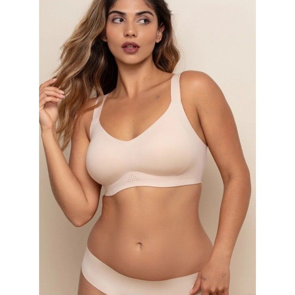 COMFELIE Nano Soft Comfortable Full Coverage Bra Wireless Size Large NWT’s $69